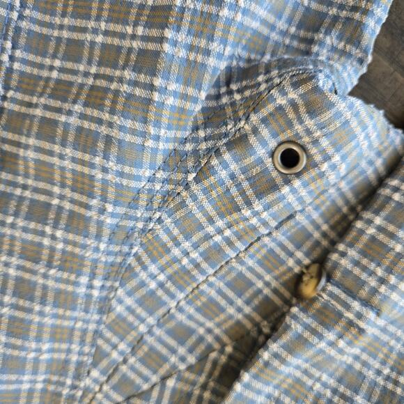 L.L. Bean Button Down Long Sleeve Outdoor Active Shirt Size M - Picture 11 of 12
